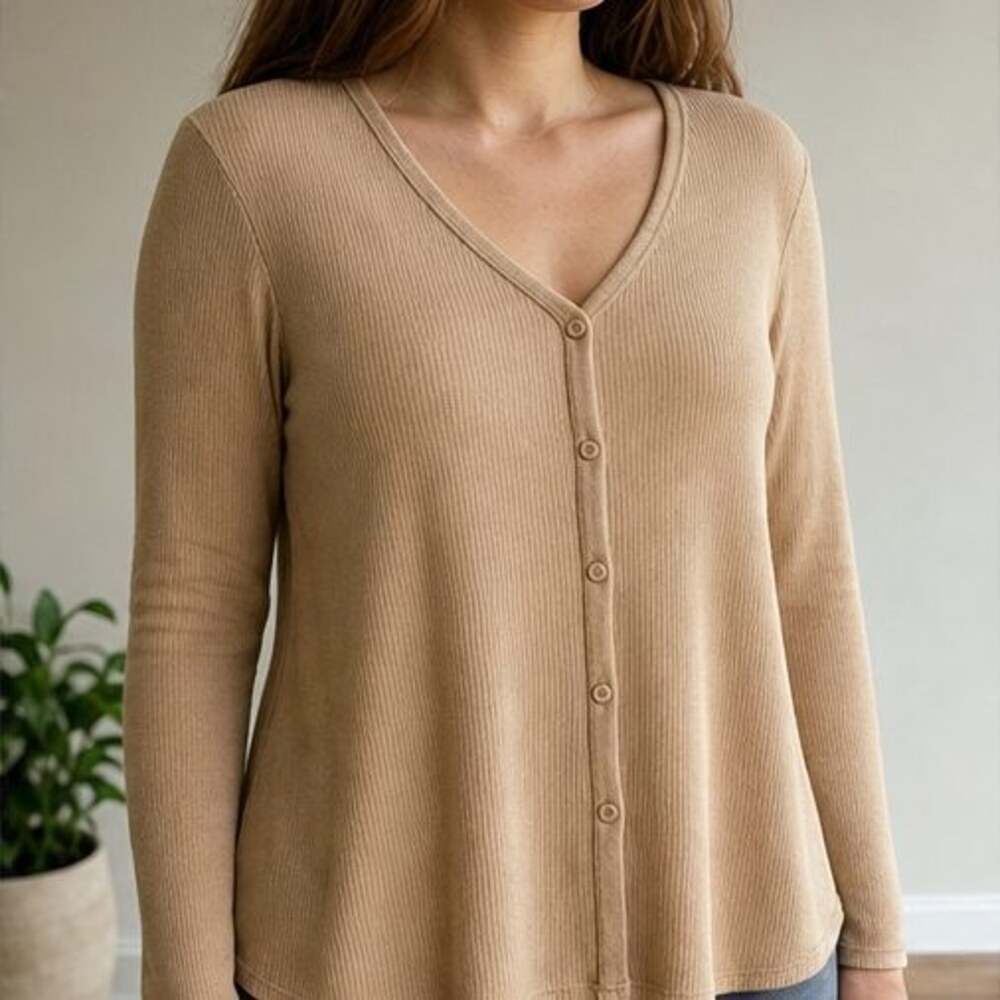 Camel Button Blouse - Picture 2 of 6